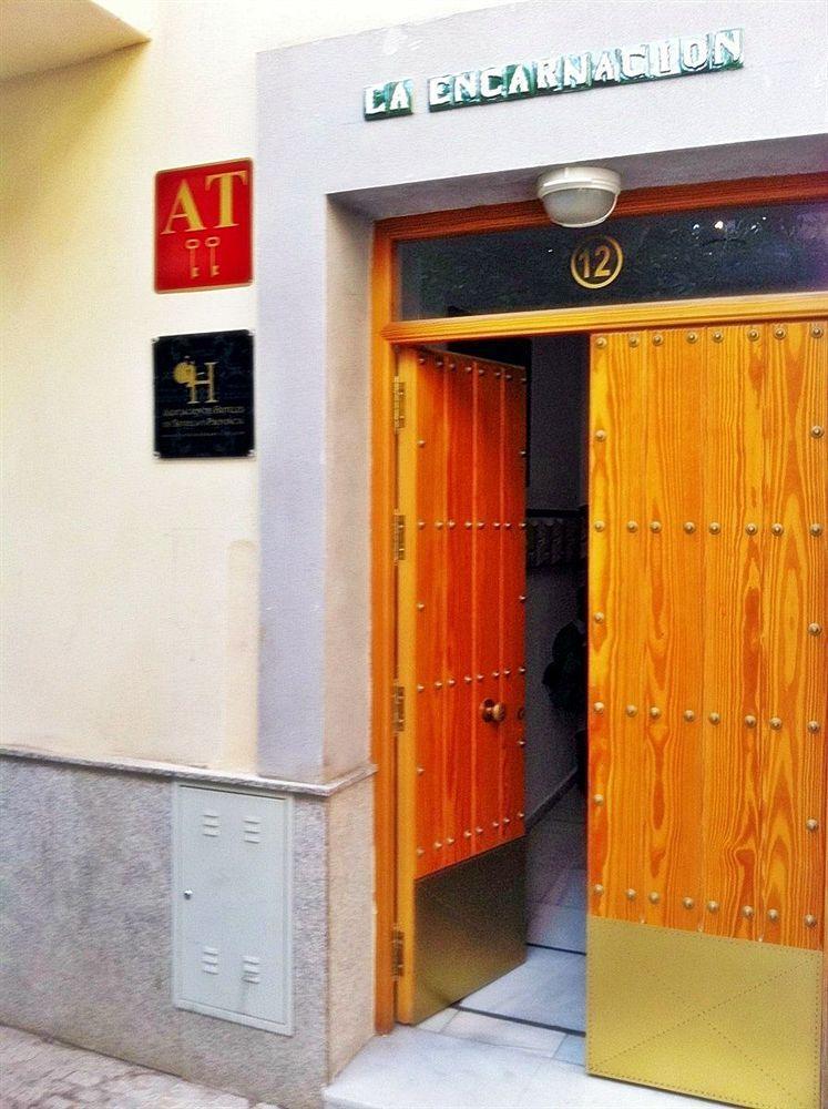 Apartamentos Turisticos La Encarnacion Seville Luaran gambar