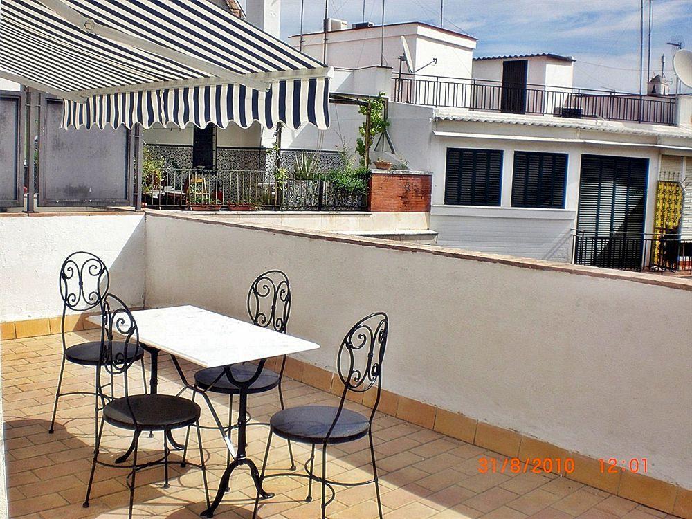 Apartamentos Turisticos La Encarnacion Seville Luaran gambar