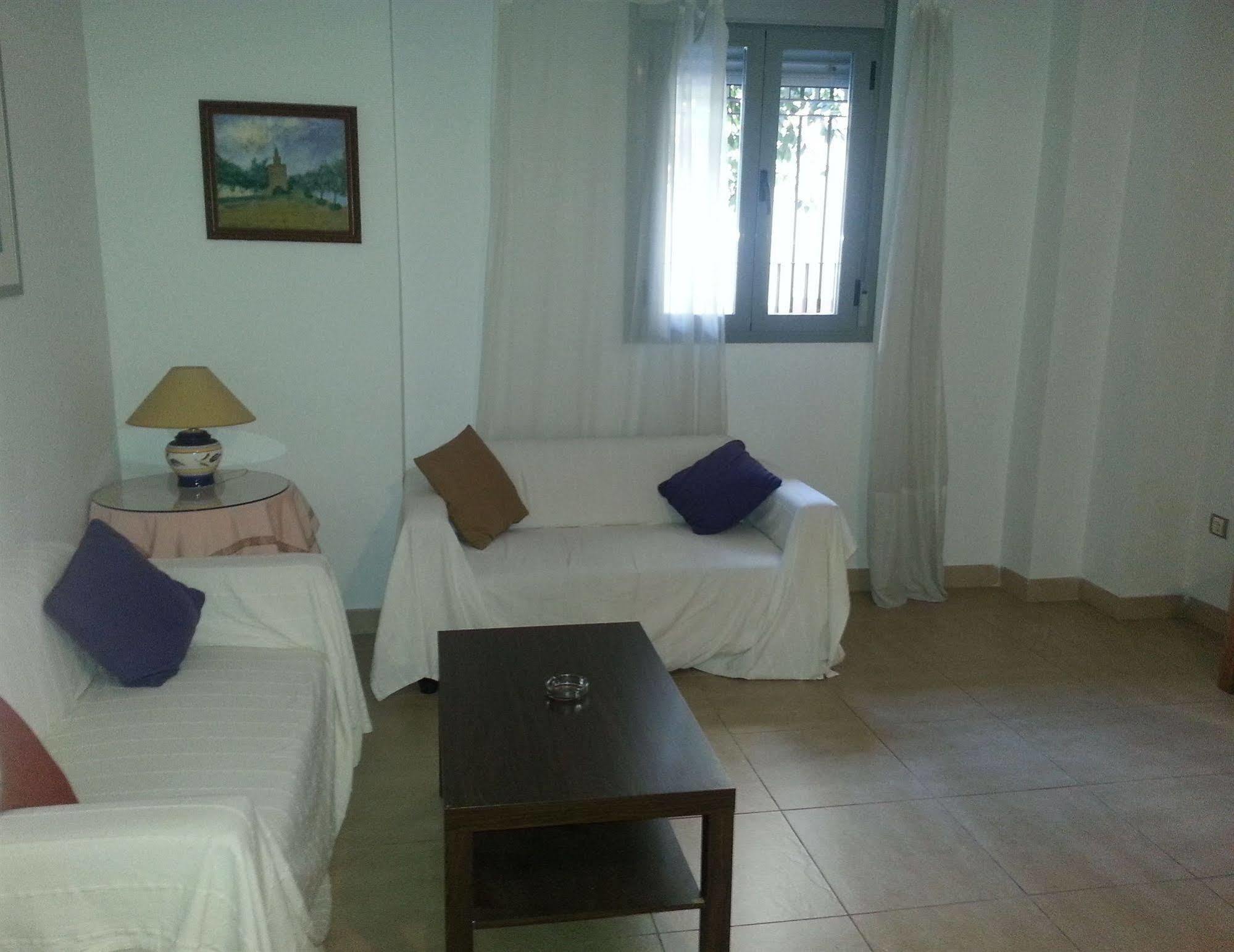 Apartamentos Turisticos La Encarnacion Seville Luaran gambar