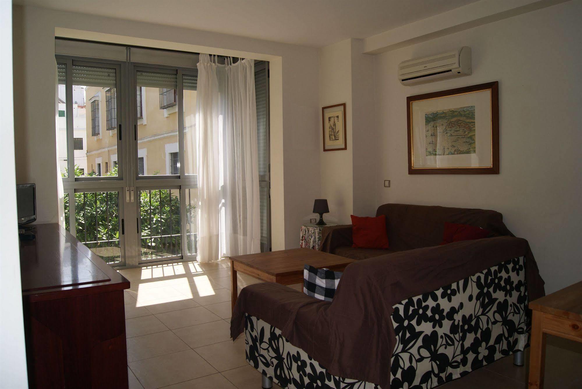Apartamentos Turisticos La Encarnacion Seville Luaran gambar